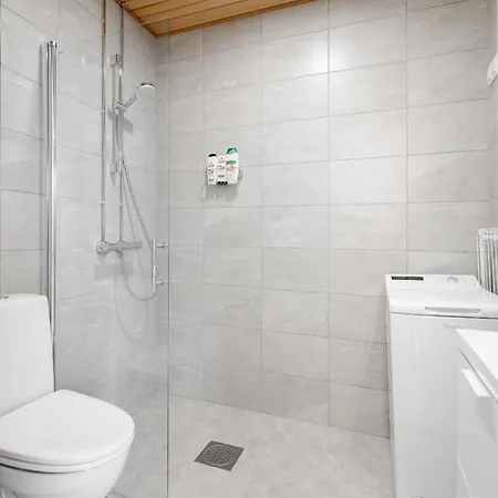 Great Location, Quiet And New With Balcony&cafe Appartamento Tampere
