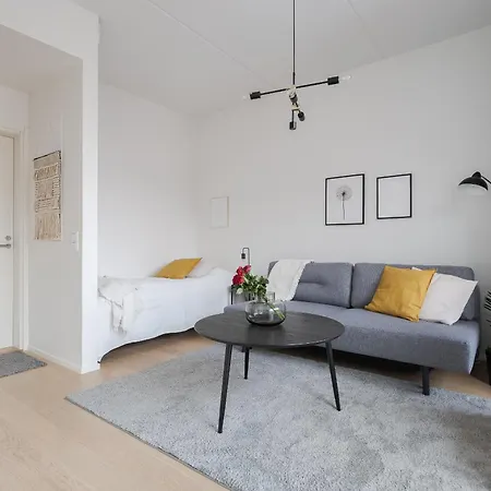 Apartment Great Location, Quiet And New With Balcony&cafe *