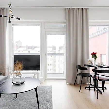 Apartment Great Location, Quiet And New With Balcony&cafe *