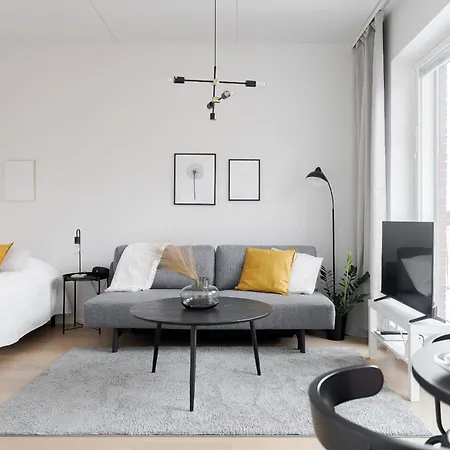 Great Location, Quiet And New With Balcony&cafe Tampere